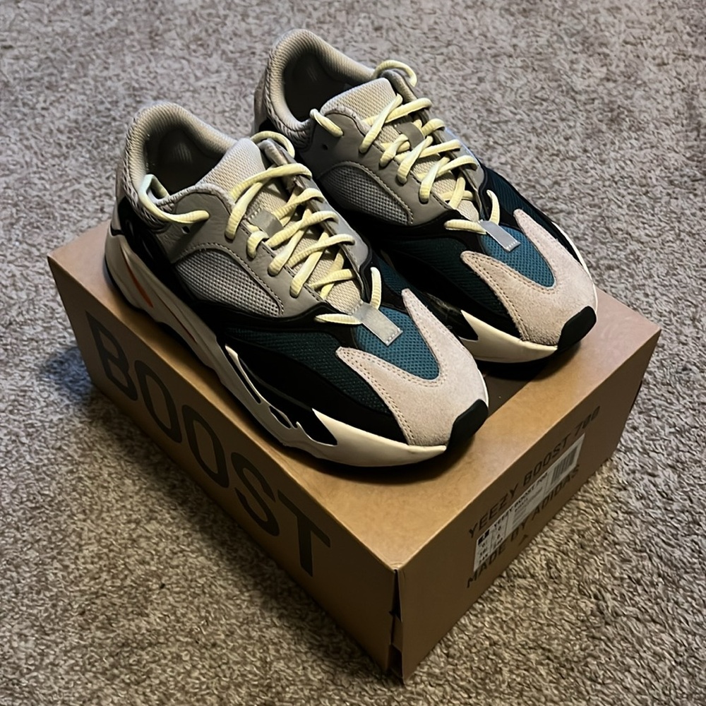 Yeezy 700 “Wave Runner”
